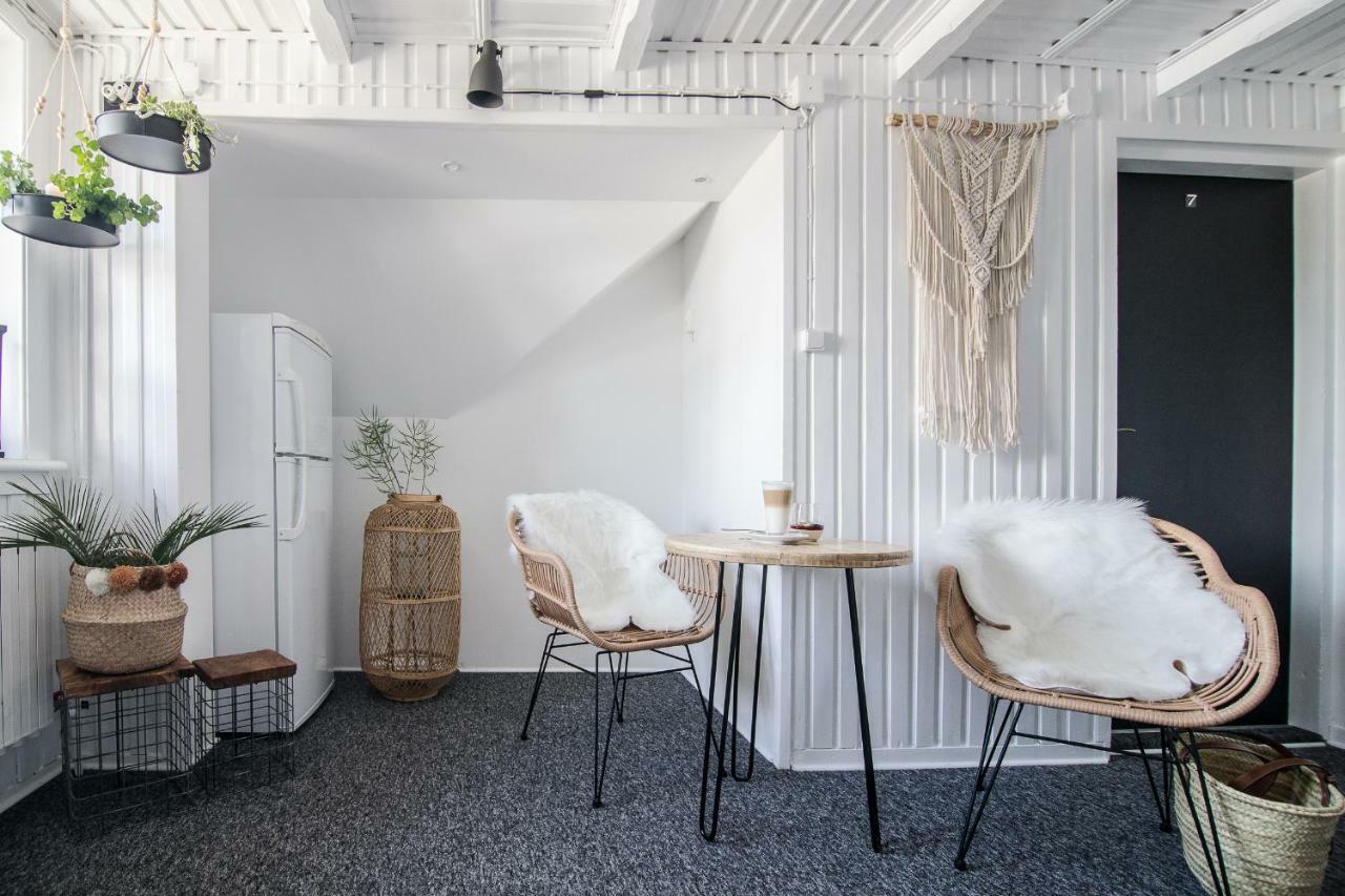 Willa Pod Terma - Pokoje Goscinne Obok Termy Bania Białka Esterno foto